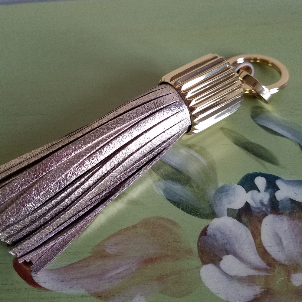Agra Tassle